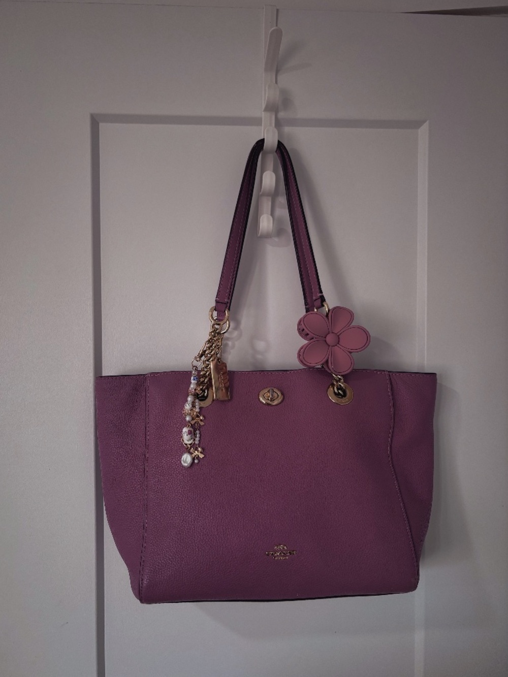 Coach Turnlock Chain Tote 27. Style No. 57107